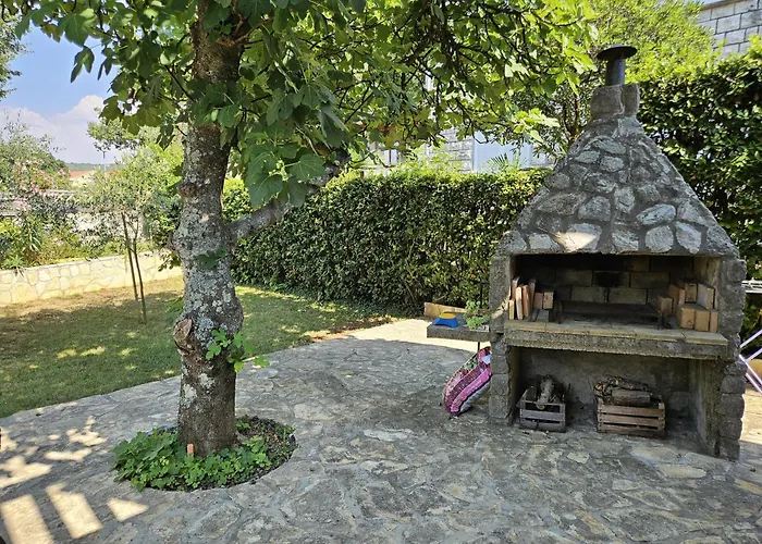 Magdica Apartment *